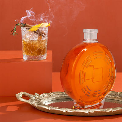 Материал корпуса Стекло 70cl 75cl Сердце Круглой формы индивидуальная бутылка с пробкой