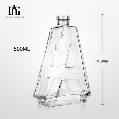 Прозрачная стеклянная бутылка в форме бутылки А с пробковой крышкой