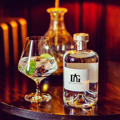 50cl 70cl 75cl Custom Logo Vodka Liquor Bottle с горной основой и стеклянным воротничком