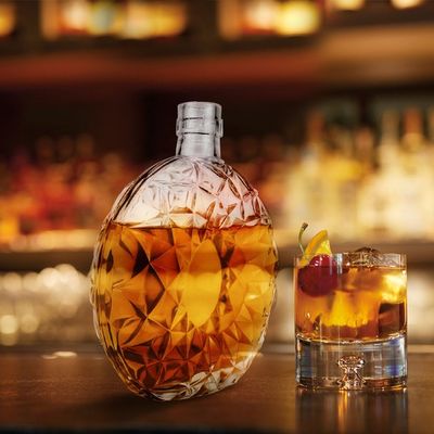 700 мл вместимости Корковый винт Обе прозрачные стеклянные бутылки для водки Виски Бранди ром