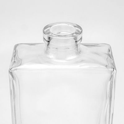 Оформленная упаковка Наполнительное стекло Пустая бутылка с 500 мл парфюмерии с гравюрой и краской