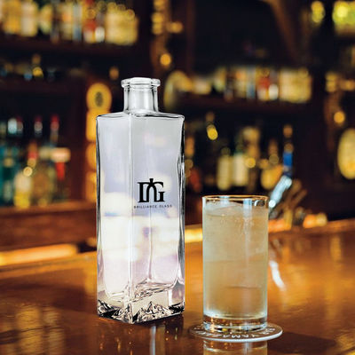 На заказ 500 мл 700 мл прозрачная стеклянная бутылка водки для экранопечатки и горячего штамповки