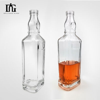 Высококачественная 700 мл бутылка виски изготовлена из дополнительного стекла с гравированной декальной печатью