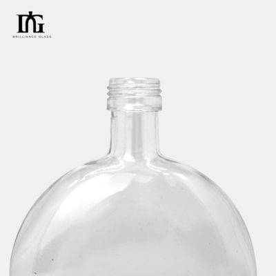 Custom Embossed Logo 500ml 700ml Стеклянная бутылка для спиртных напитков Тип уплотнения CORK