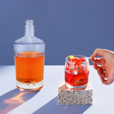 Толстая стеклянная бутылка для спиртных напитков на заказ роскошный джин виски водка винтовая крышка