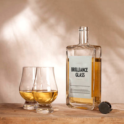 Выгравировка поверхности обработки 750 мл квадратной формы стеклянный спирт водка бутылка рома для алкоголя