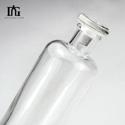 500 ml/700 ml/750 ml Круглые колоннистые тонкие высокие бутылки из стекла для водки с пробковой крышкой