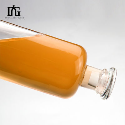 500 ml/700 ml/750 ml Круглые колоннистые тонкие высокие бутылки из стекла для водки с пробковой крышкой