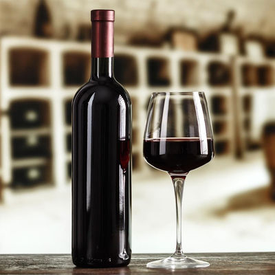 Приемлемый логотип клиента 750 мл янтарные бутылки для пива Kombucha с простыми проволочными крышками