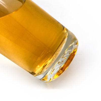 Серийное печать и горячая штамповка на 300 мл стеклянной бутылке с гравирующей пробкой