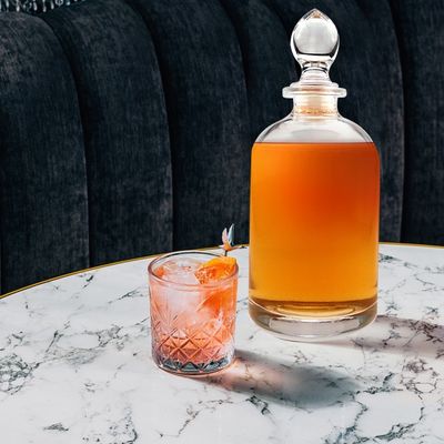 375 мл 500 мл 750 мл Круглой формы Прозрачная стеклянная бутылка с вином для напитков OEM / ODM Приемлемо